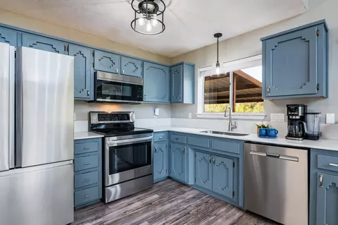 Kitchen - 7 Mulberry Loop, Cedar Crest, NM 87008 photo 1 of 3