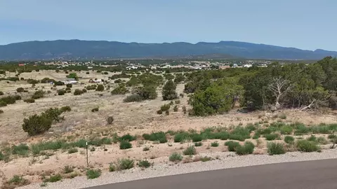 7 Caleb Ct, Tijeras, NM 87059