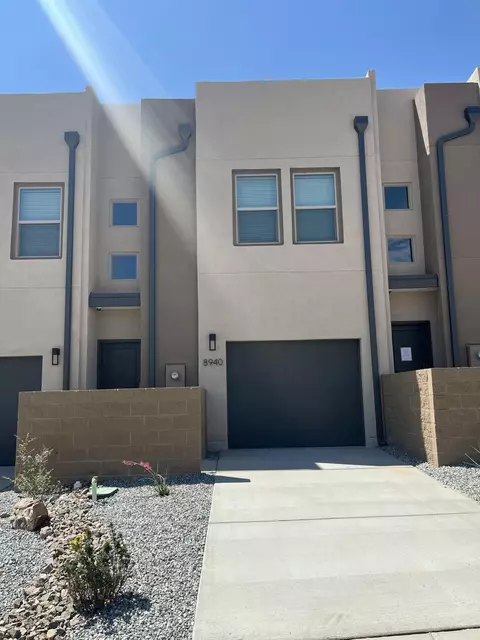 8940 Mountain Ash Ave SW, Albuquerque, NM 87121