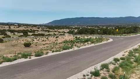 4 Caleb Ct, Tijeras, NM 87059