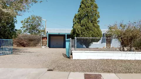 427 Headingly Ave NW, Albuquerque, NM 87107