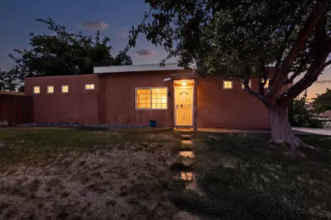 7252 Chickadee Ln NE, Albuquerque, NM 87109