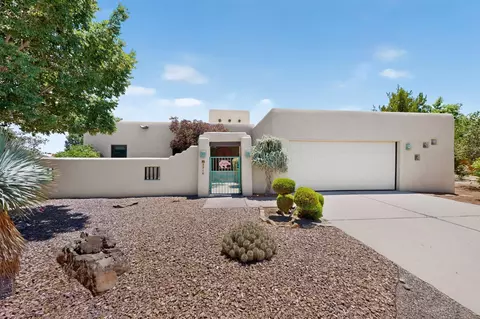 5716 Rio Mimbres Rd NE, Rio Rancho, NM 87144