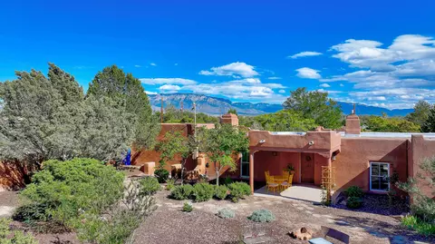 123 Ashley Ln NW, Corrales, NM 87048