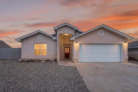 1341 Vista Centro Dr SW, Los Lunas, NM 87031