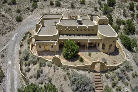 90 Homesteads Rd, Placitas, NM 87043