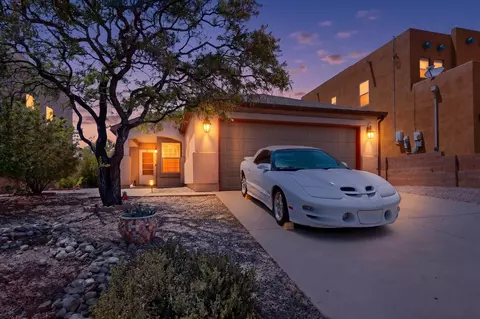 5596 Gladstone Dr NE, Rio Rancho, NM 87144