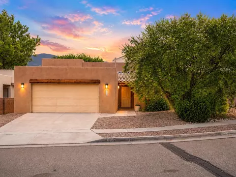 9100 Silverwood Dr NE, Albuquerque, NM 87113