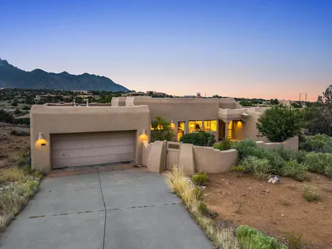 16 Placitas Trails Rd, Placitas, NM 87043