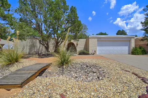 7813 Hermanson Pl NE, Albuquerque, NM 87110