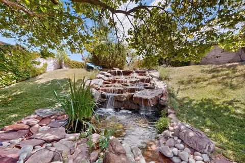 10136 Masters Dr NE, Albuquerque, NM 87111