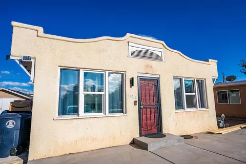 1124 Los Tomases Dr NW, Albuquerque, NM 87102