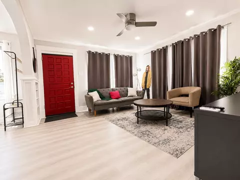 1124 Los Tomases Dr NW, Albuquerque, NM 87102