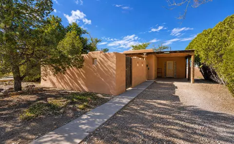 1133 Girard Blvd NE, Albuquerque, NM 87106