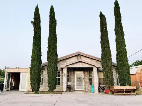 2318 Algerita St, Carlsbad, NM 88220