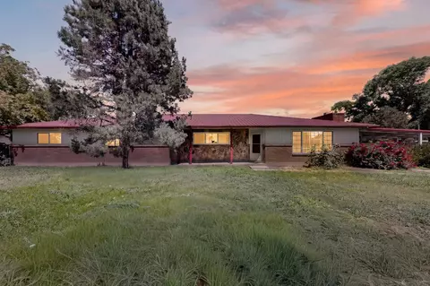 1110 Ranchero Rd, Bosque Farms, NM 87068