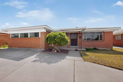 628 Kentucky St SE, Albuquerque, NM 87108