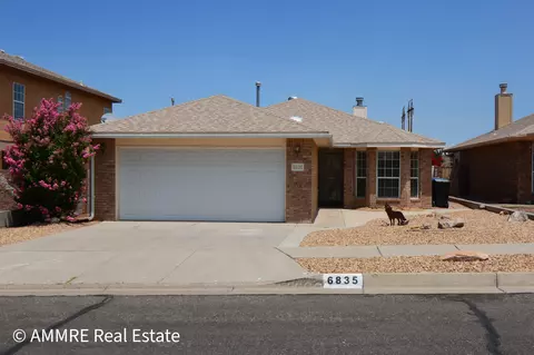 6835 Forest Hills Dr NE, Albuquerque, NM 87109