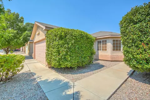 8401 Vista Chamisa Ln SW, Albuquerque, NM 87121