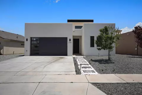 1702 Lark Dr NE, Rio Rancho, NM 87144
