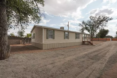 2106 Perry Rd SW, Albuquerque, NM 87105