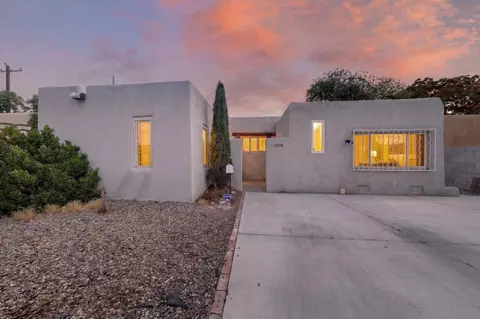 1205 Girard Blvd NE, Albuquerque, NM 87106