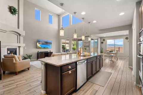 3953 Mountain Trail Loop NE, Rio Rancho, NM 87144