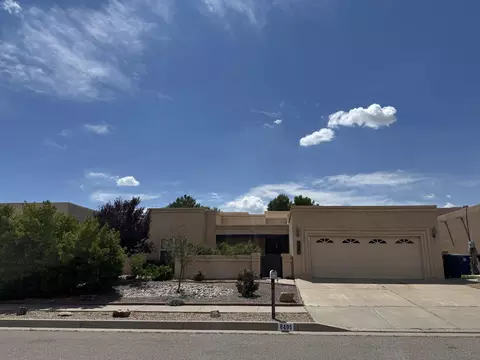 8405 Petaluma Dr NE, Albuquerque, NM 87122
