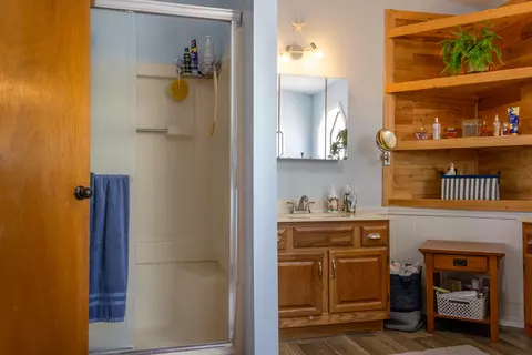 Bath - 106 Knox Dr, Elephant Butte, NM 87935 photo 3 of 6