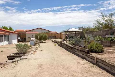 Exterior - 106 Knox Dr, Elephant Butte, NM 87935 photo 4 of 5