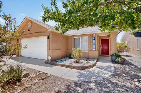 819 Corel Dr SW, Albuquerque, NM 87121
