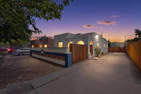 1210 Forrester St NW, Albuquerque, NM 87104