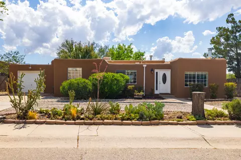 6624 Tierra Dr NW, Albuquerque, NM 87107