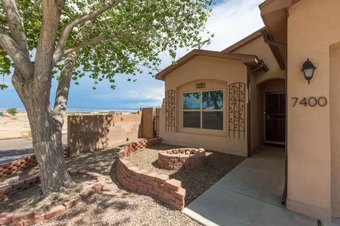 7400 Sombrillo Ave SW, Albuquerque, NM 87121