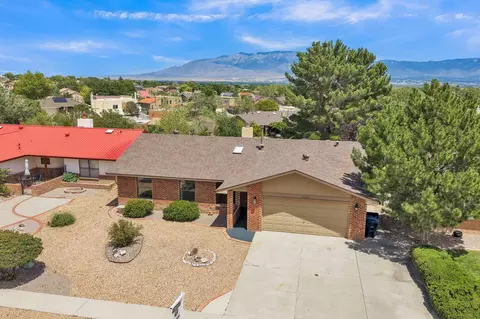 7408 Carson Trl NW, Albuquerque, NM 87120