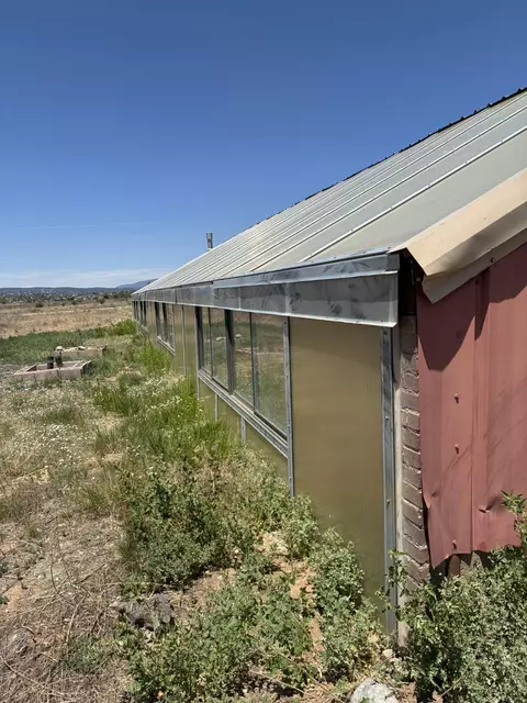 10 Laser Rd, Edgewood, NM 87015