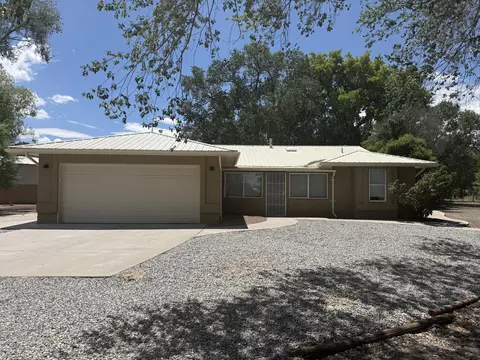 14 Burch Ln, Los Lunas, NM 87031