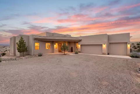 16 Mimbres Ct, Placitas, NM 87043
