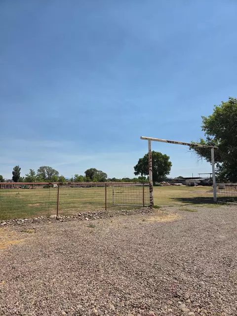 9 La Paloma Ct, Belen, NM 87002