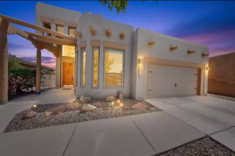 1211 Goodwin Dr, Bernalillo, NM 87004