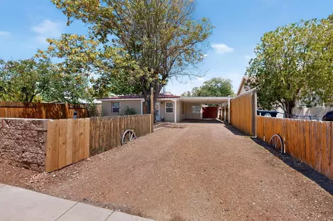 1216 Forrester Ave NW, Albuquerque, NM 87104