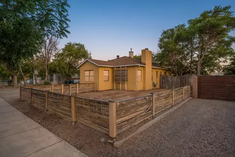 1920 Lead Ave SE, Albuquerque, NM 87106