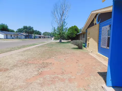 620 W 18th St, Clovis, NM 88101 photo 2