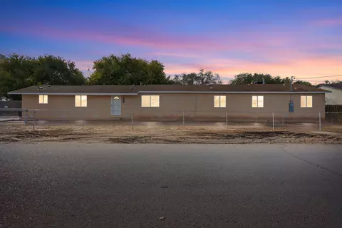 2224 Bartolo Ave SW, Albuquerque, NM 87105