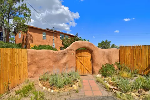 5 Lakeview Cir, Sandia Park, NM 87047