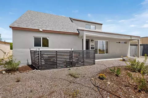 1816 Stanford Dr SE, Albuquerque, NM 87106