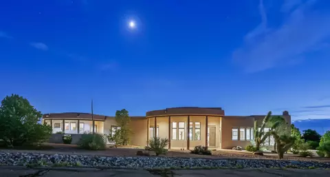 9800 Desert Mountain Rd NE, Albuquerque, NM 87122