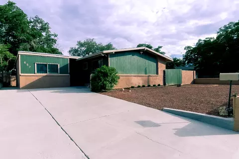 657 Grace St NE, Albuquerque, NM 87123