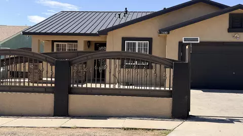 7800 Autumn Canyon Rd SW, Albuquerque, NM 87121