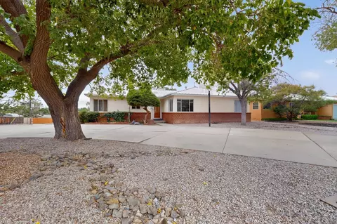 1401 Dartmouth Dr NE, Albuquerque, NM 87106